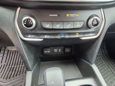 Used 2020 Hyundai Santa Fe SE w/ Cargo Package image 25