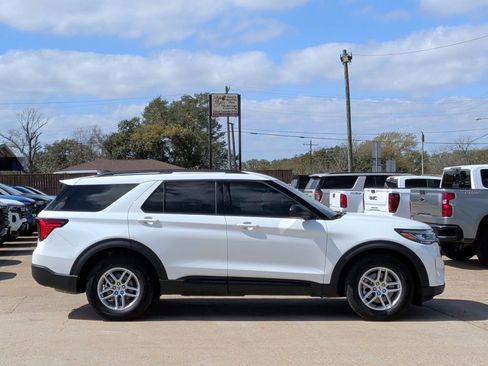 Used 2026 Ford Explorer Active image 9