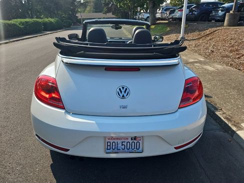 Used 2014 Volkswagen Beetle TDI FWD image 4