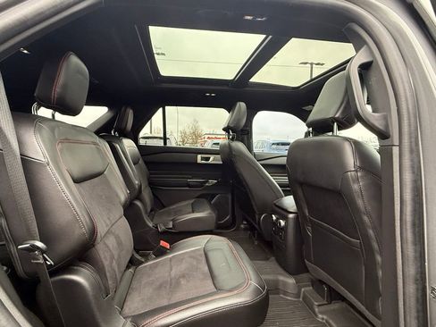 Used 2022 Ford Explorer ST-Line w/ Class IV Trailer Tow Package image 21