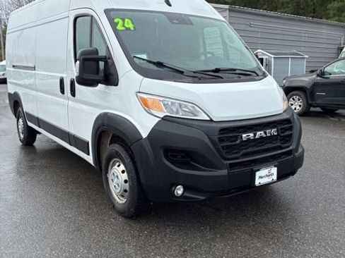 Used 2024 RAM ProMaster 2500 w/ Convenience Group FWD image 1