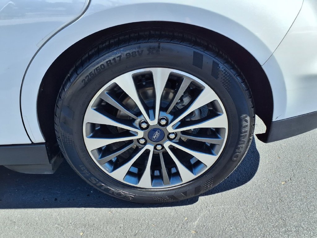 Used 2017 Ford C-MAX Titanium FWD image 14