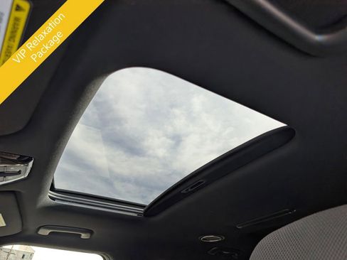 Certified 2024 Kia EV9 Land image 12