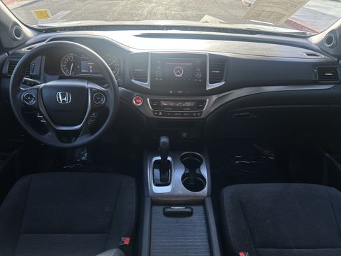 Used 2018 Honda Pilot LX image 24