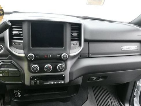 Used 2024 RAM 2500 Big Horn AWD/4WD image 28