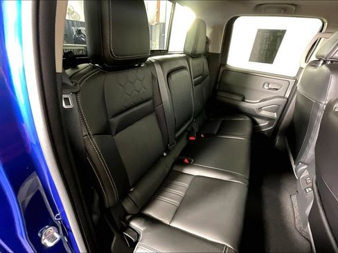 Used 2024 Nissan Frontier SL w/ Technology Package RWD image 36