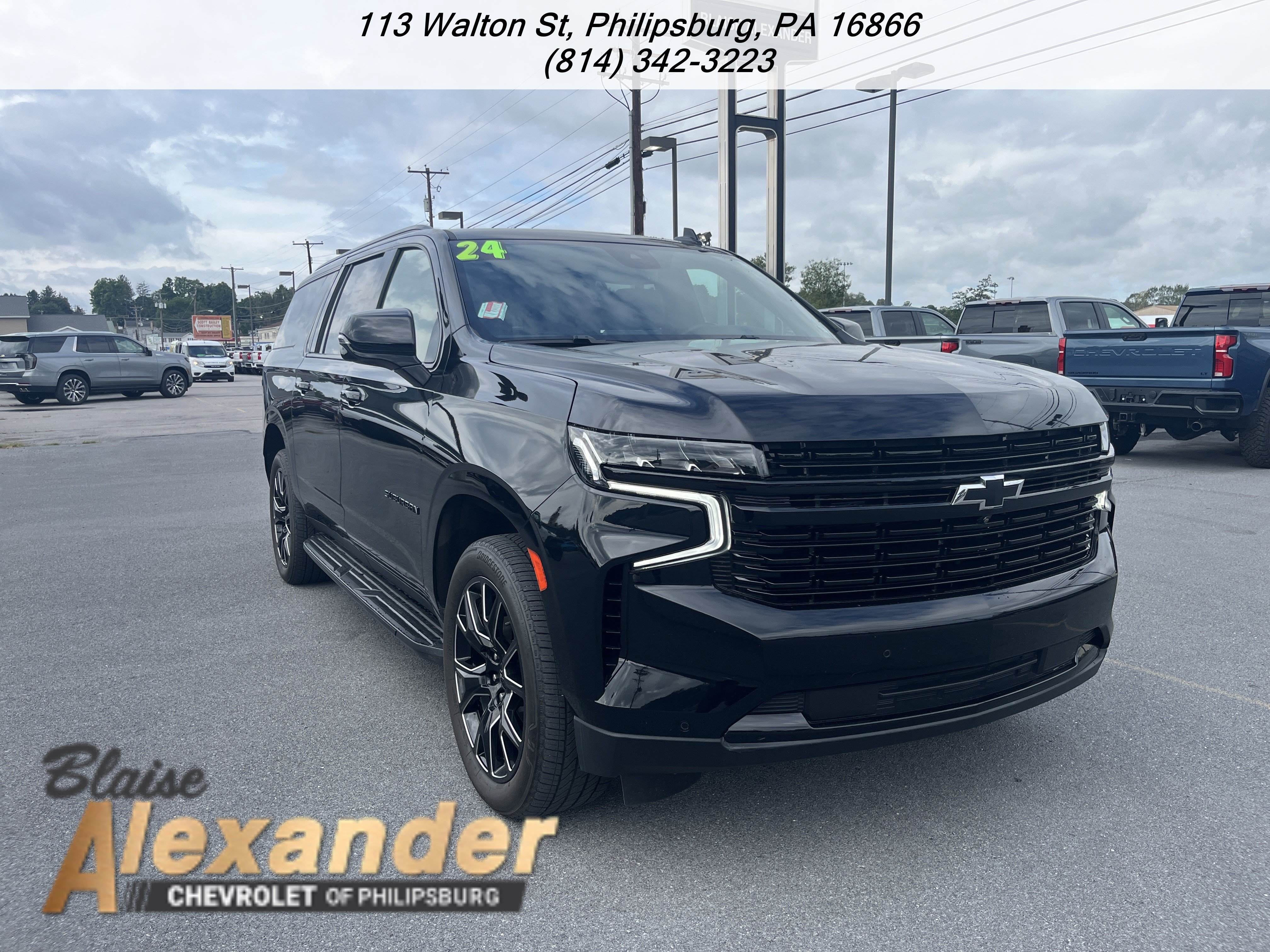 Used 2024 Chevrolet Suburban RST w/ Luxury Package AWD/4WD image 1