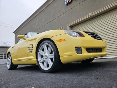 Used 2005 Chrysler Crossfire Limited image 29