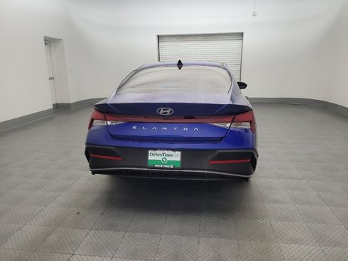 Used 2025 Hyundai Elantra SE FWD image 7