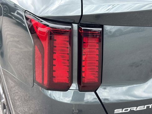 Used 2023 Kia Sorento X-Line EX image 11