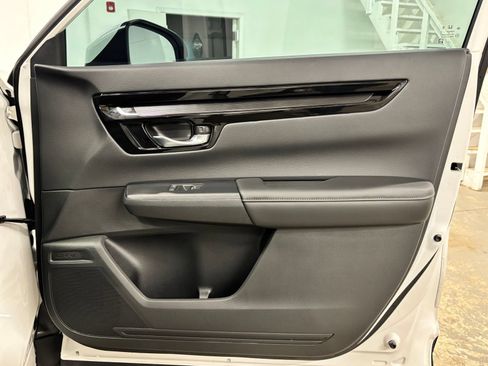 Used 2025 Honda CR-V EX-L image 23