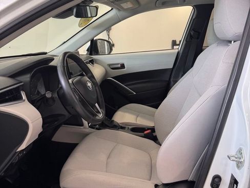 Used 2024 Toyota Corolla Cross LE FWD image 11