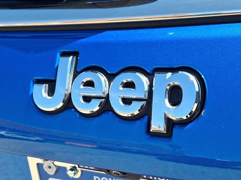 Used 2024 Jeep Compass Latitude AWD/4WD image 29