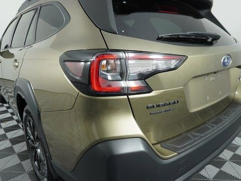 Certified 2025 Subaru Outback Onyx Edition XT image 12