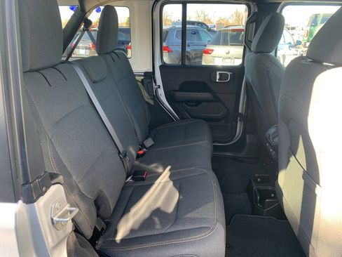 Used 2024 Jeep Wrangler Sahara image 16