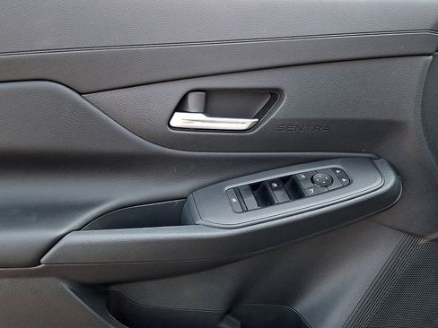 Used 2026 Nissan Sentra SV w/ SV Convenience Package FWD image 12