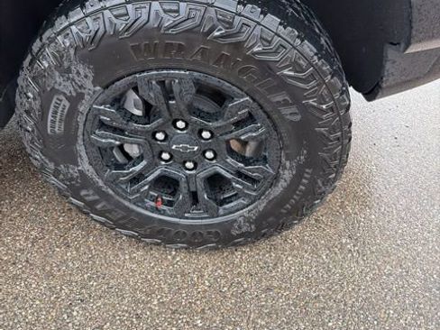 Used 2023 Chevrolet Silverado 1500 ZR2 w/ Technology Package image 3