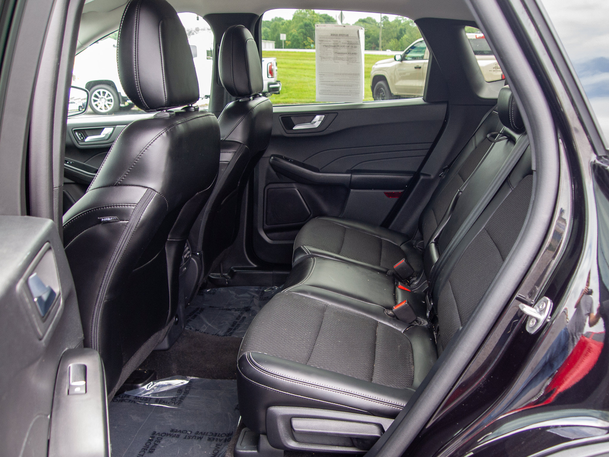 Used 2025 Ford Escape SE FWD image 25