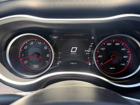 Used 2017 Dodge Charger SXT RWD image 14
