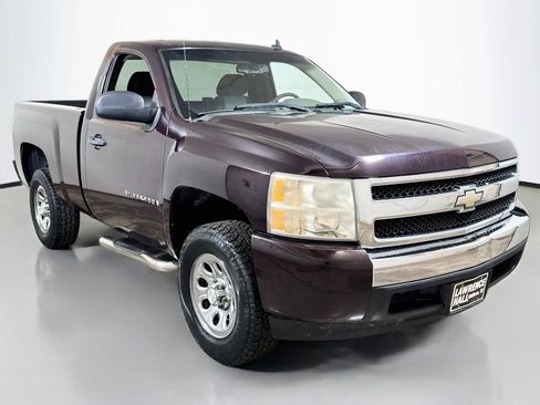 Used 2008 Chevrolet Silverado 1500 W/T w/ LS Package RWD image 3