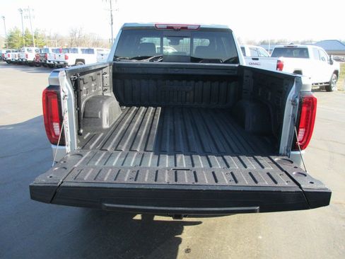 Used 2024 GMC Sierra 1500 AT4 w/ Technology Package image 7