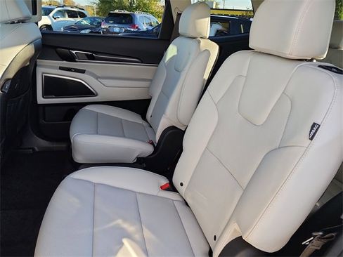 New 2025 Kia Telluride S image 15