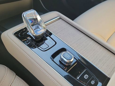 New 2026 Volvo XC90 B5 Plus w/ Protection Package image 11