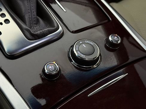 Used 2015 INFINITI Q70 L 3.7 w/ Technology Package image 37