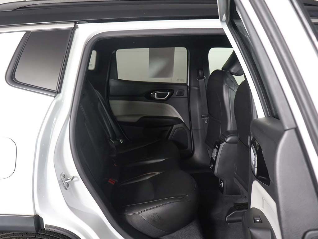 Used 2023 Jeep Compass Limited w/ Sun and Sound Group AWD/4WD image 33