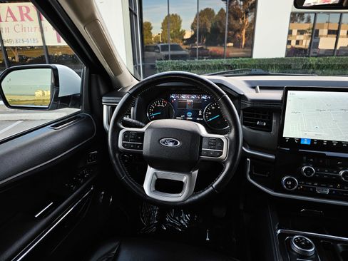 Used 2024 Ford Expedition Max XLT image 23