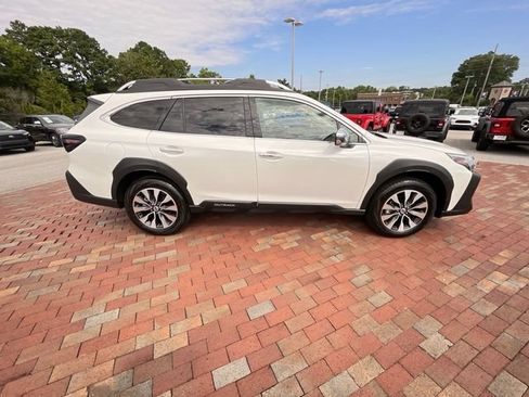 Used 2025 Subaru Outback Touring AWD/4WD image 37