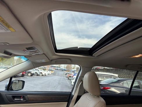 Used 2016 Subaru Outback 3.6R Limited image 11