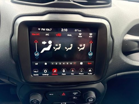 Used 2023 Jeep Renegade Latitude AWD/4WD image 24