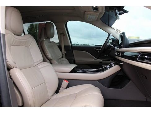 Used 2020 Lincoln Aviator Reserve w/ Equipment Group 201A AWD/4WD image 19