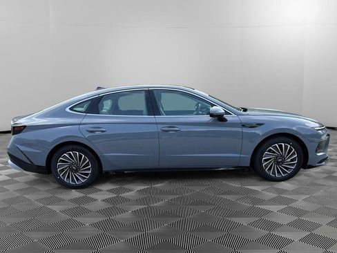 New 2025 Hyundai Sonata Limited image 8