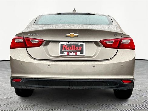 Used 2025 Chevrolet Malibu LT image 4