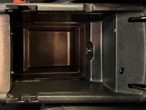 Used 2016 Chrysler 200 LX image 21