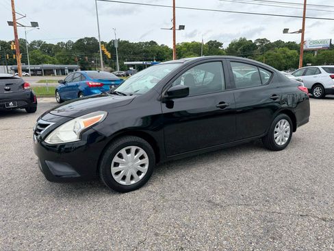 Used 2017 Nissan Versa S Plus FWD image 10