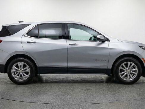 Used 2025 Chevrolet Equinox LT image 11