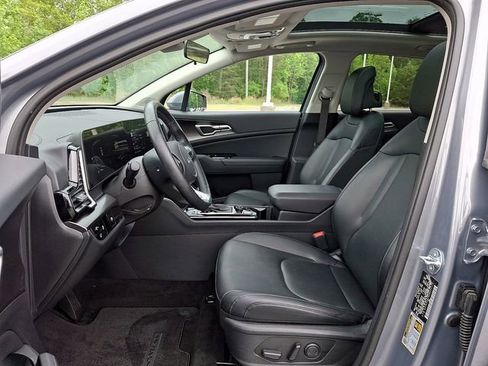 Used 2025 Kia Sportage EX w/ Premium Package FWD image 13