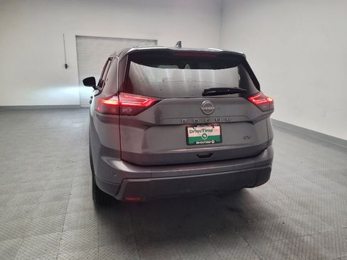 Used 2024 Nissan Rogue SV FWD image 6