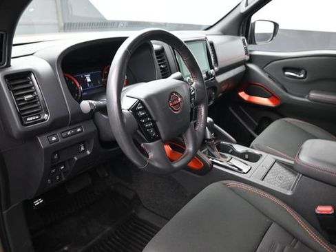 Used 2023 Nissan Frontier PRO-4X w/ Pro Convenience Package AWD/4WD image 18
