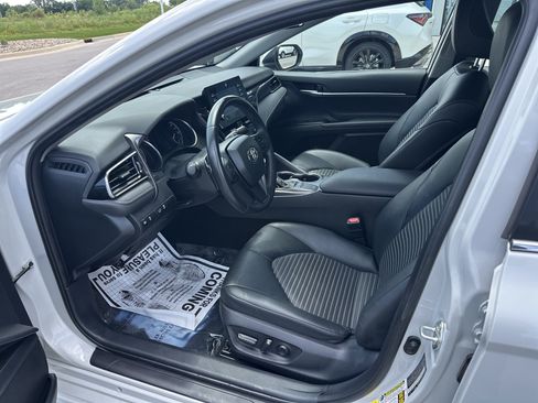 Used 2024 Toyota Camry SE FWD image 9