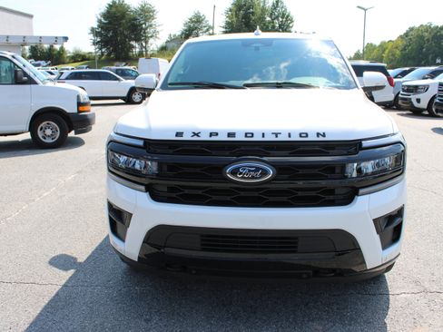 Used 2024 Ford Expedition Max Limited AWD/4WD image 3