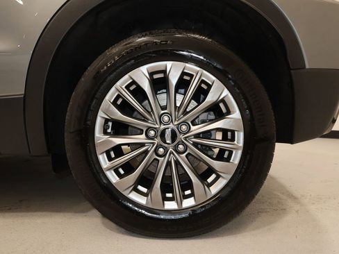 Certified 2025 Cadillac XT4 Premium Luxury image 33