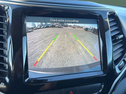 Used 2020 Jeep Cherokee Limited AWD/4WD image 27