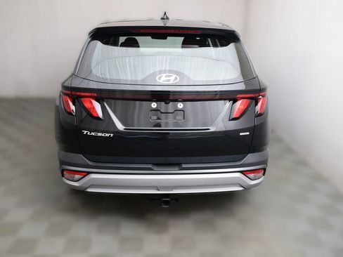 Used 2025 Hyundai Tucson SE AWD/4WD image 6