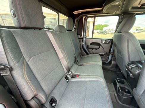 New 2026 Jeep Gladiator Sport AWD/4WD image 27