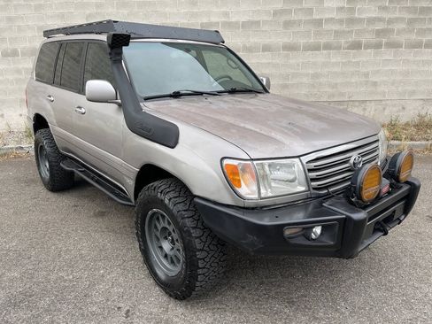 Used 2004 Toyota Land Cruiser AWD/4WD image 3