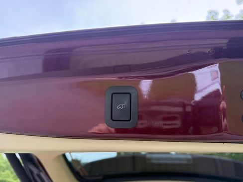 Used 2017 Toyota Highlander Limited AWD/4WD image 39